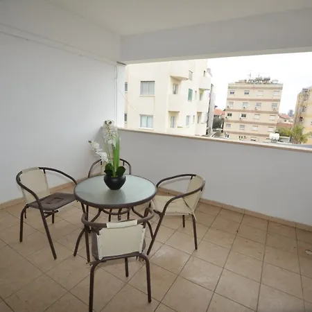 Lägenhet Ilona City Center Flat Larnaca